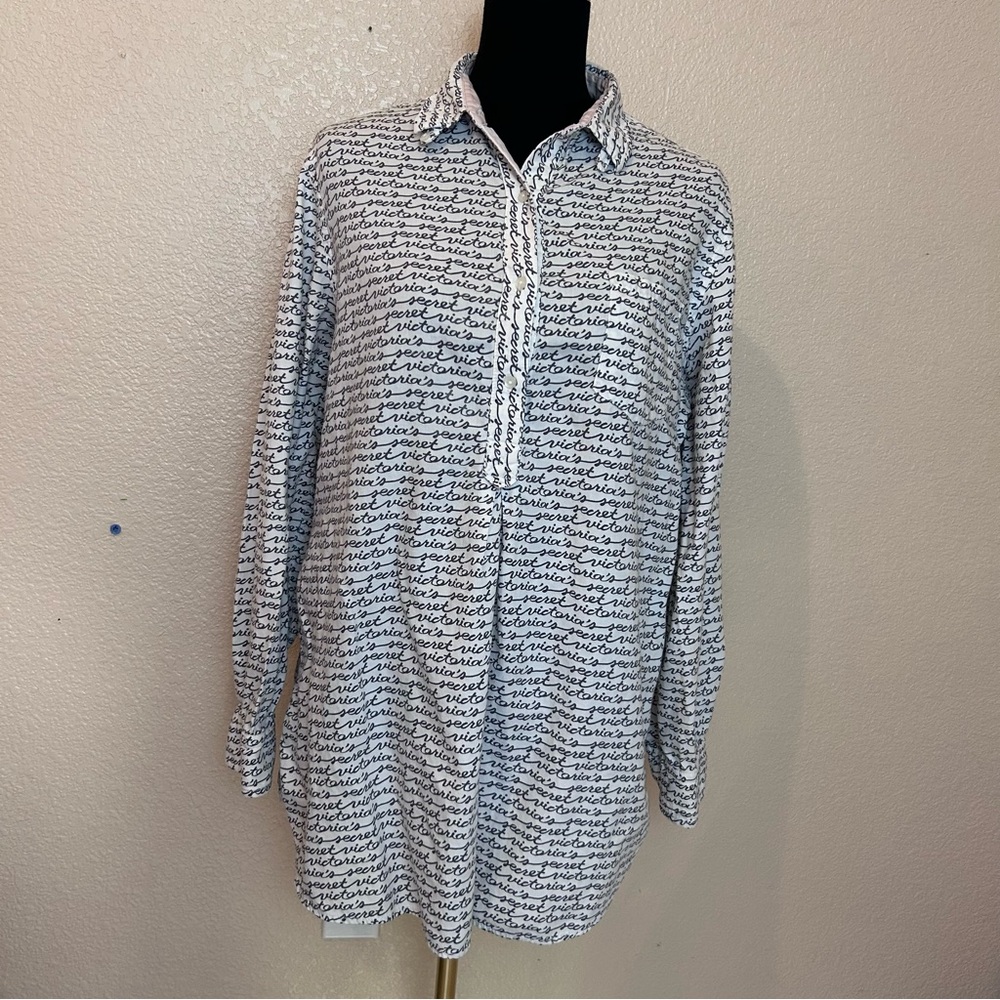 Victoria’s Secret Script Print Pajama Top Medium Silk Trim Button Up Y2K